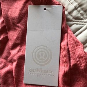 NWT lululemon Seawheeze Size 8